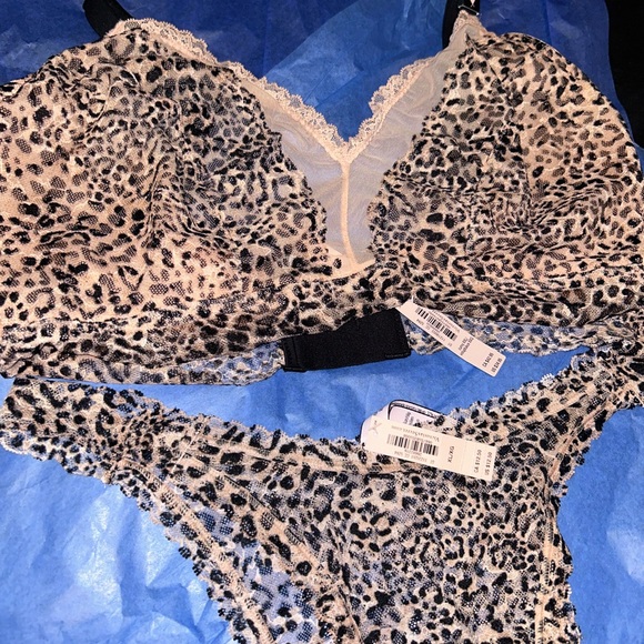 Victoria’s Secret Set - Picture 4 of 6